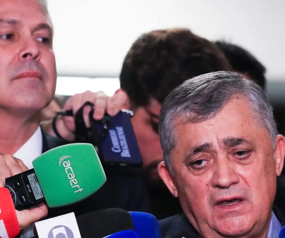 José Guimarães diz ser contra socorro do governo federal ao BRB