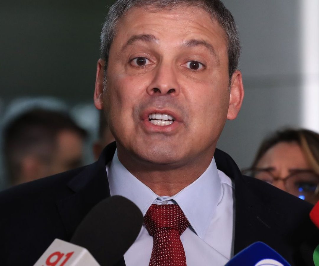 Governo deve enviar projeto para acabar com escala 6x1, diz líder