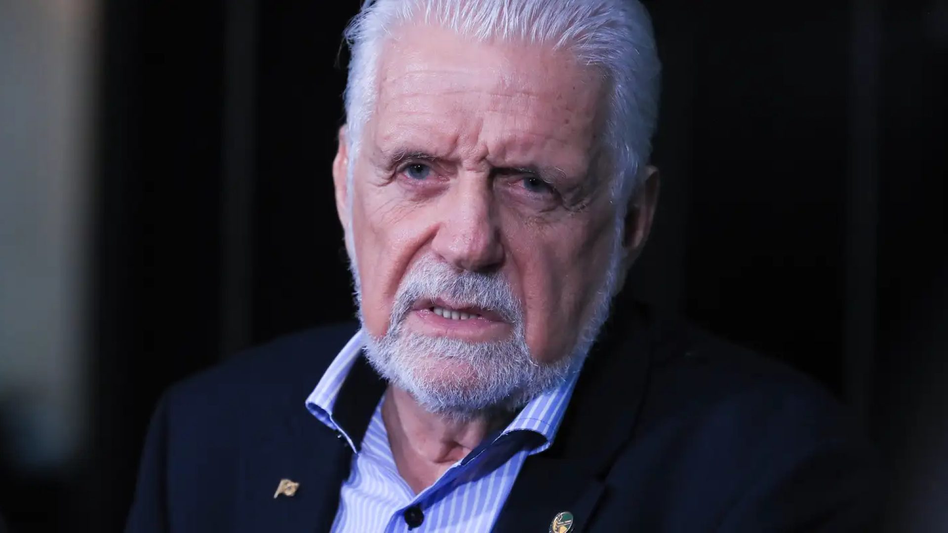 Jaques Wagner anuncia saída da liderança do governo no Senado