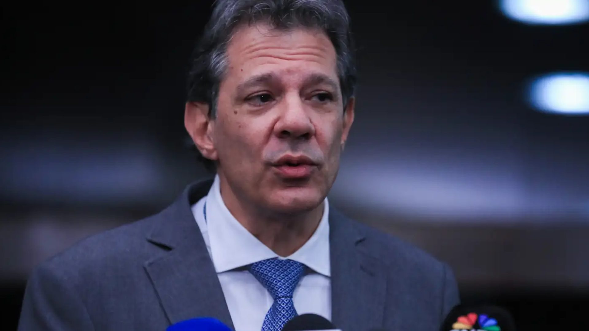 Haddad busca canal direto com EUA para rastrear peças de fuzis