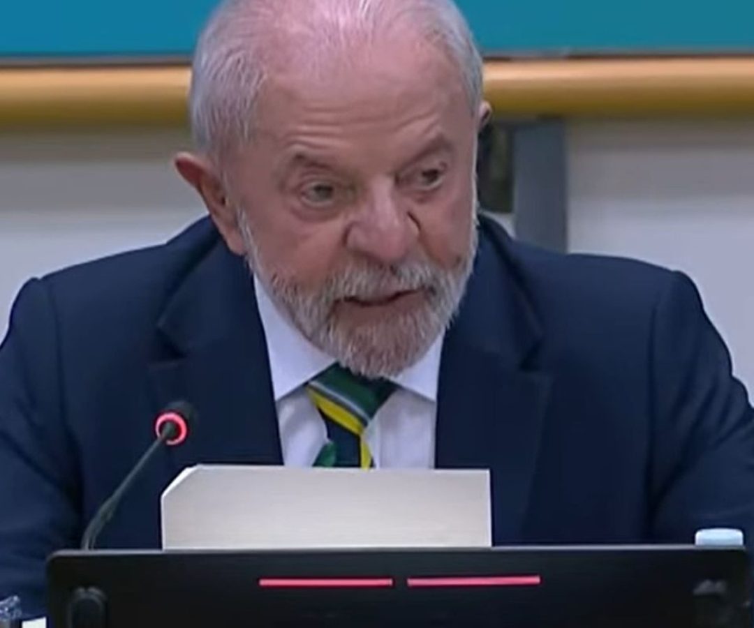 Lula diz que gestor que deixa obra parada deve ser preso