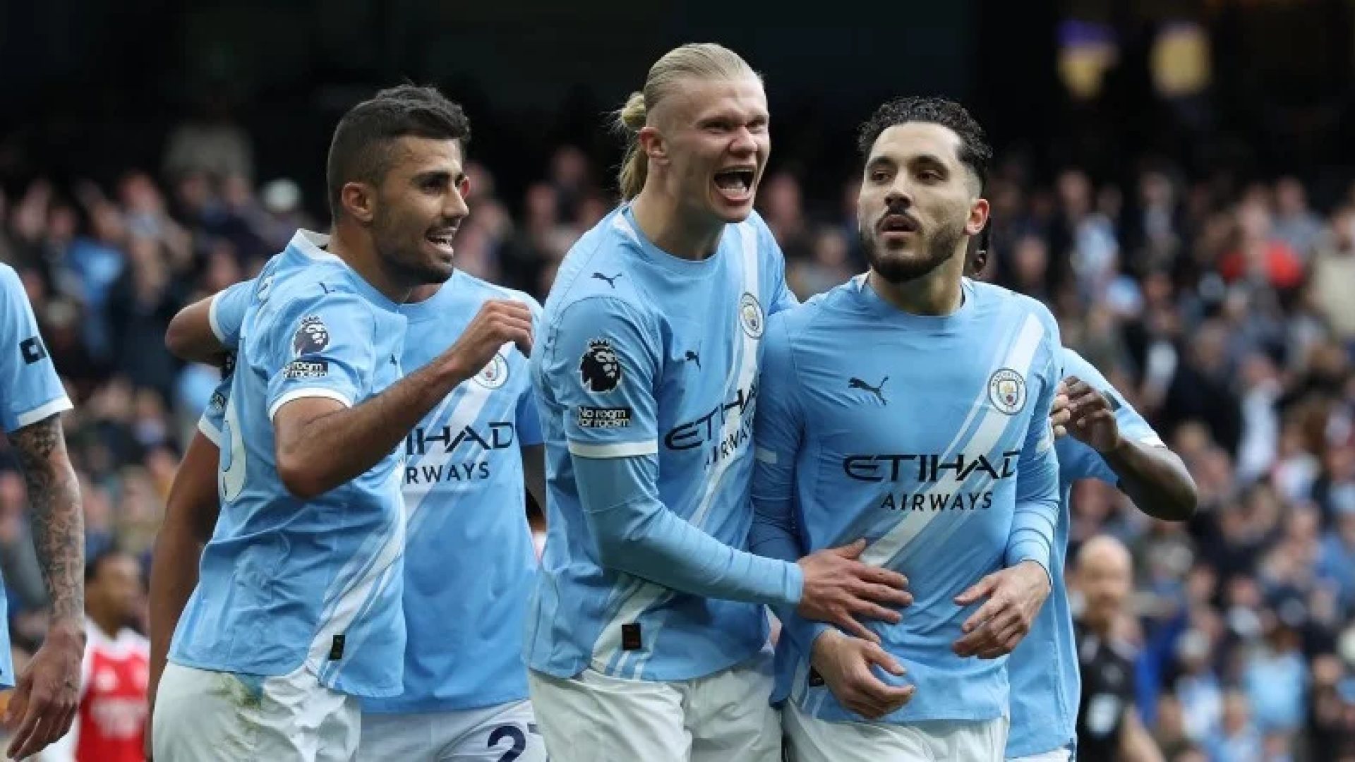 City vence Arsenal em ‘final antecipada’ e acirra corrida pelo título inglês