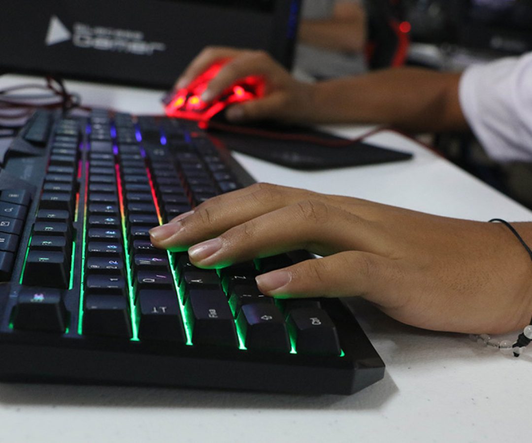 Projeto incentiva contratação de mulheres 40+ na área de tecnologia — Senado Notícias