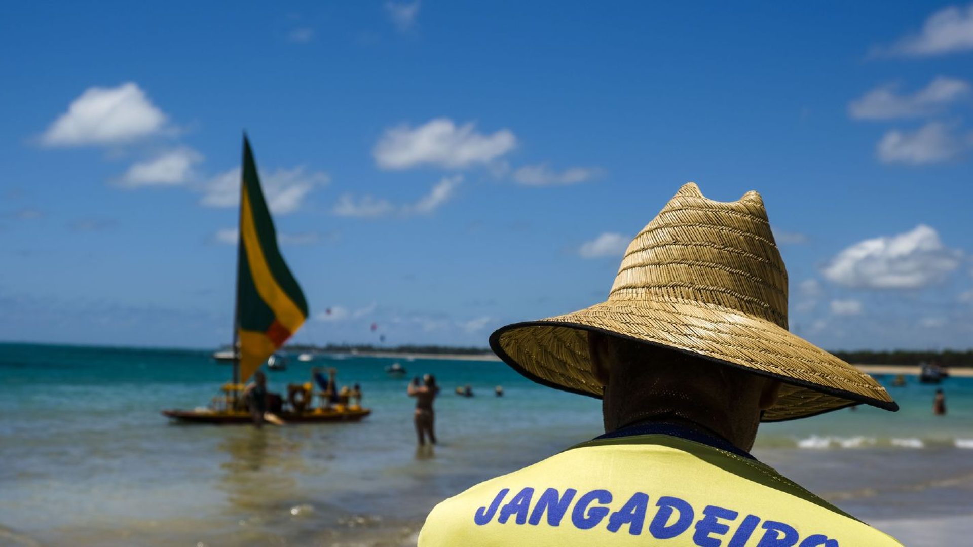 Senado aprova regras para empresas que prestam serviços a turistas