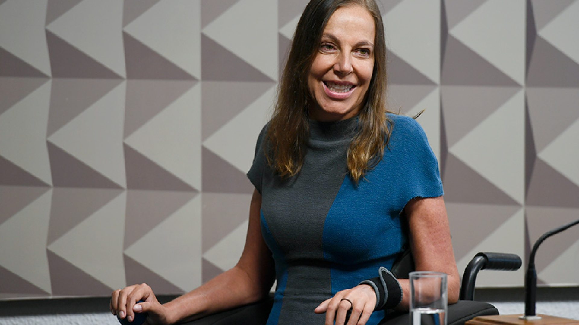 Em destaque, relatora da CMMIR, senadora Mara Gabrilli (PSDB-SP).