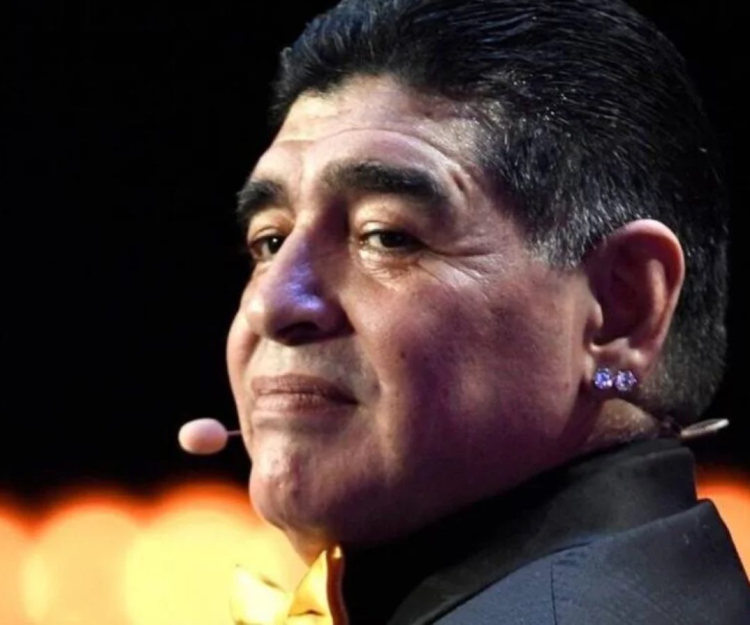 Começa novo julgamento sobre morte de Maradona, um ano após escândalo