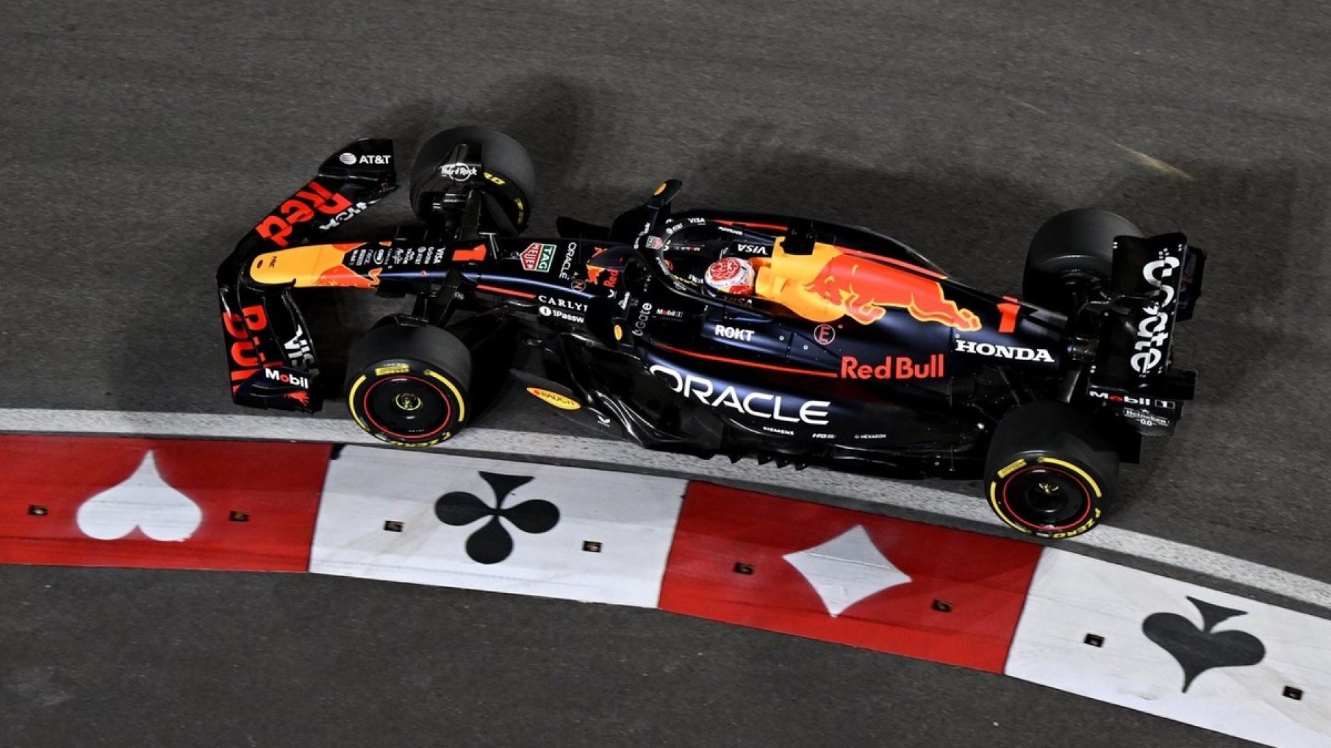 Verstappen 'zoa' largada de Norris em Las Vegas