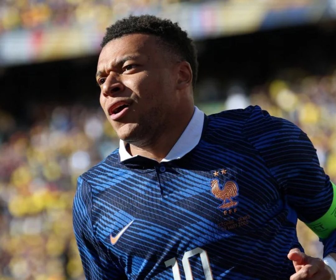Mbappé é diagnosticado com lesão muscular a dois meses da Copa do Mundo