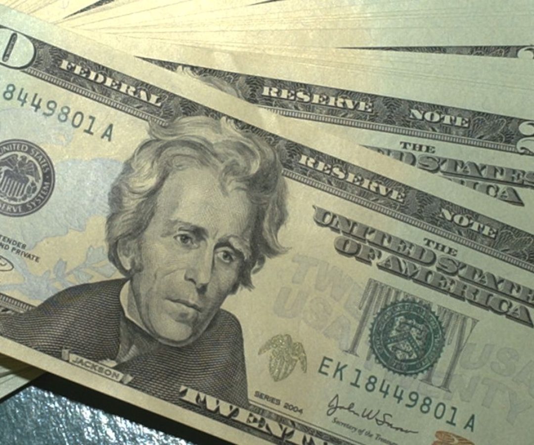 Apesar de guerra, dólar cai 1,27%, e bolsa sobe 3% na semana