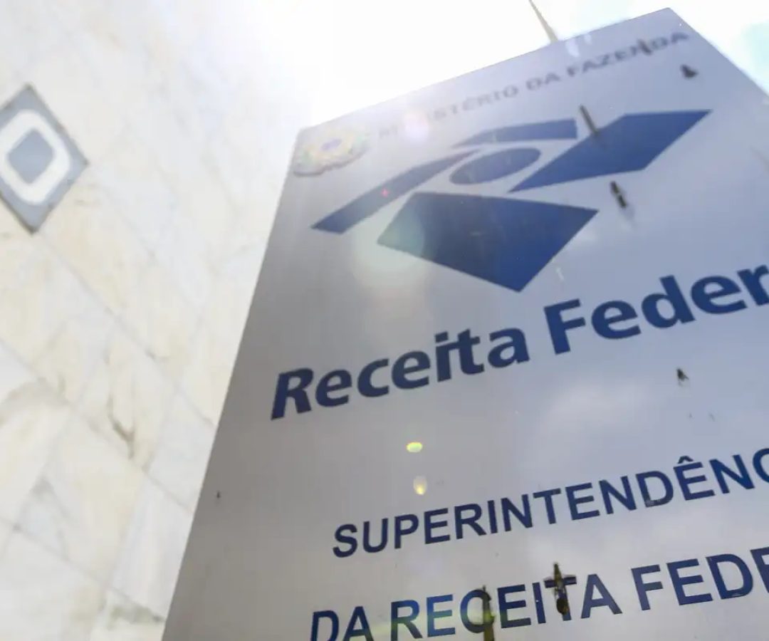 Receita paga lote especial de restituição automática em julho