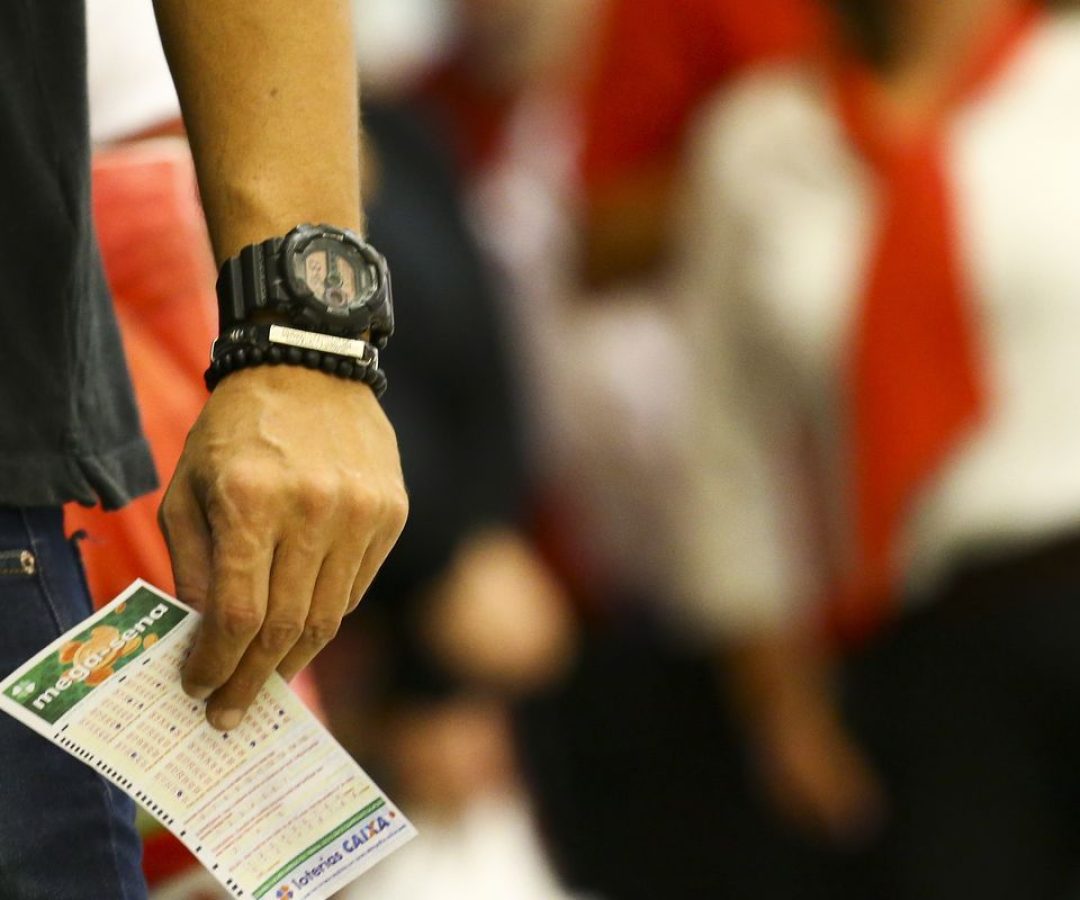 Mega-Sena acumula novamente e prêmio principal vai a R$ 115 milhões