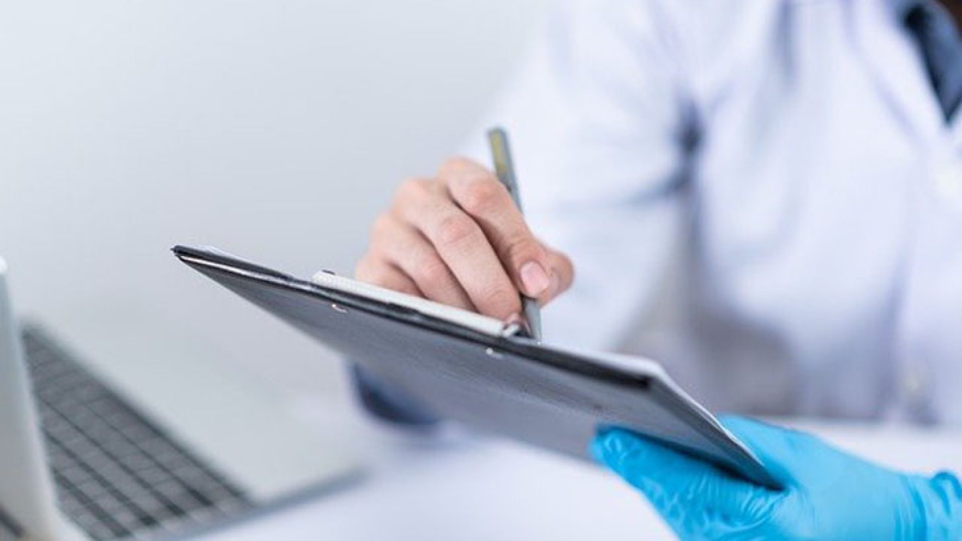 Documento detalha regras, responsabilidades e prazos definidos pelo CFM para adoção da tecnologia na prática clínica -  (crédito: Chokniti Khongchum - pixabay)