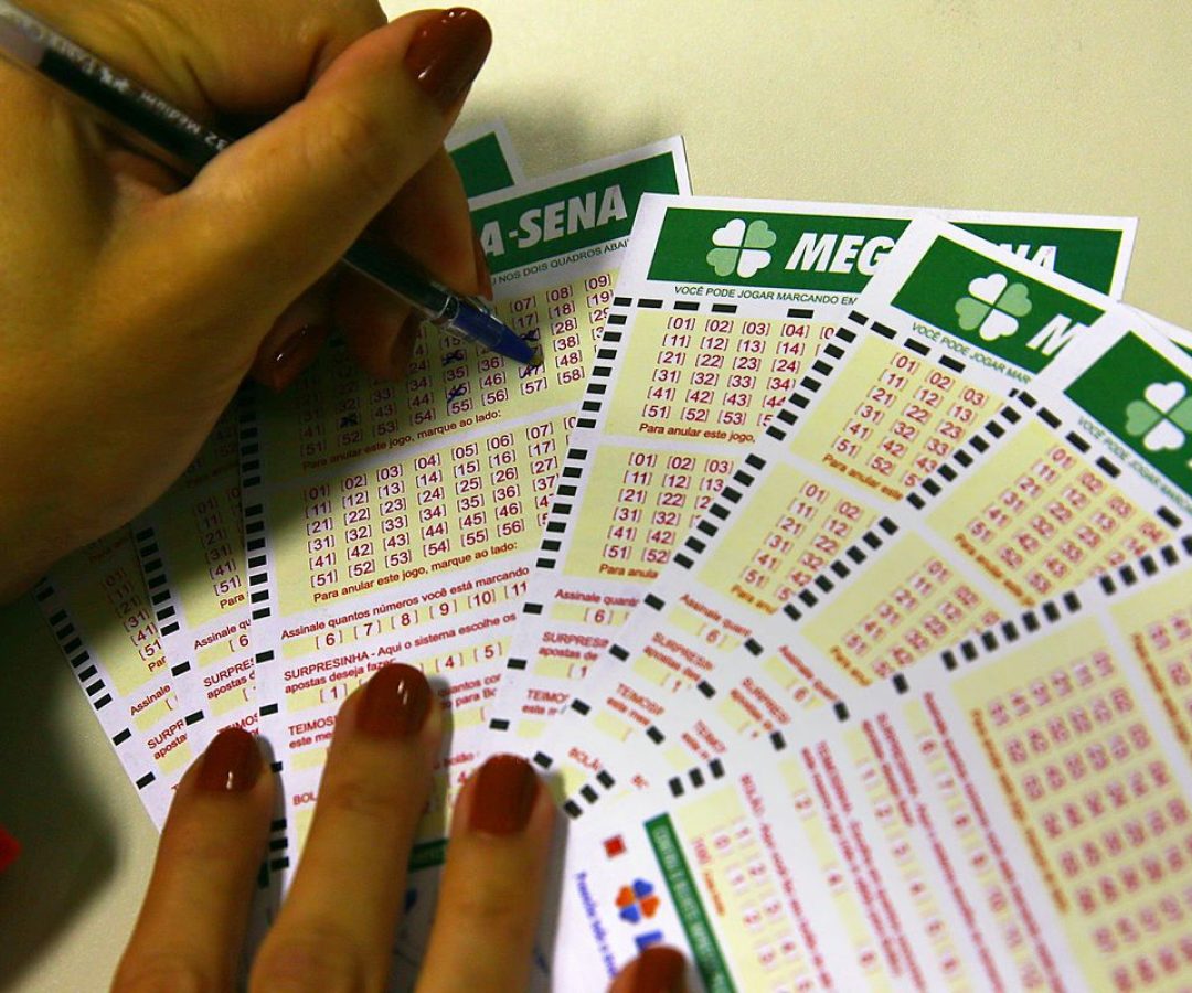 Prêmio de R$ 44 milhões da Mega-Sena será sorteado neste sábado