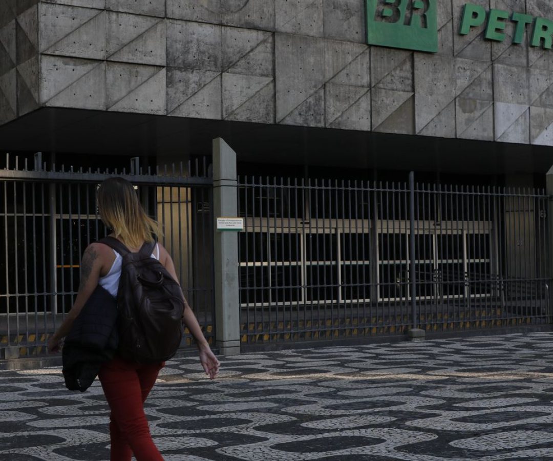 Petrobras diz que pode reduzir impacto da alta do petróleo no Brasil