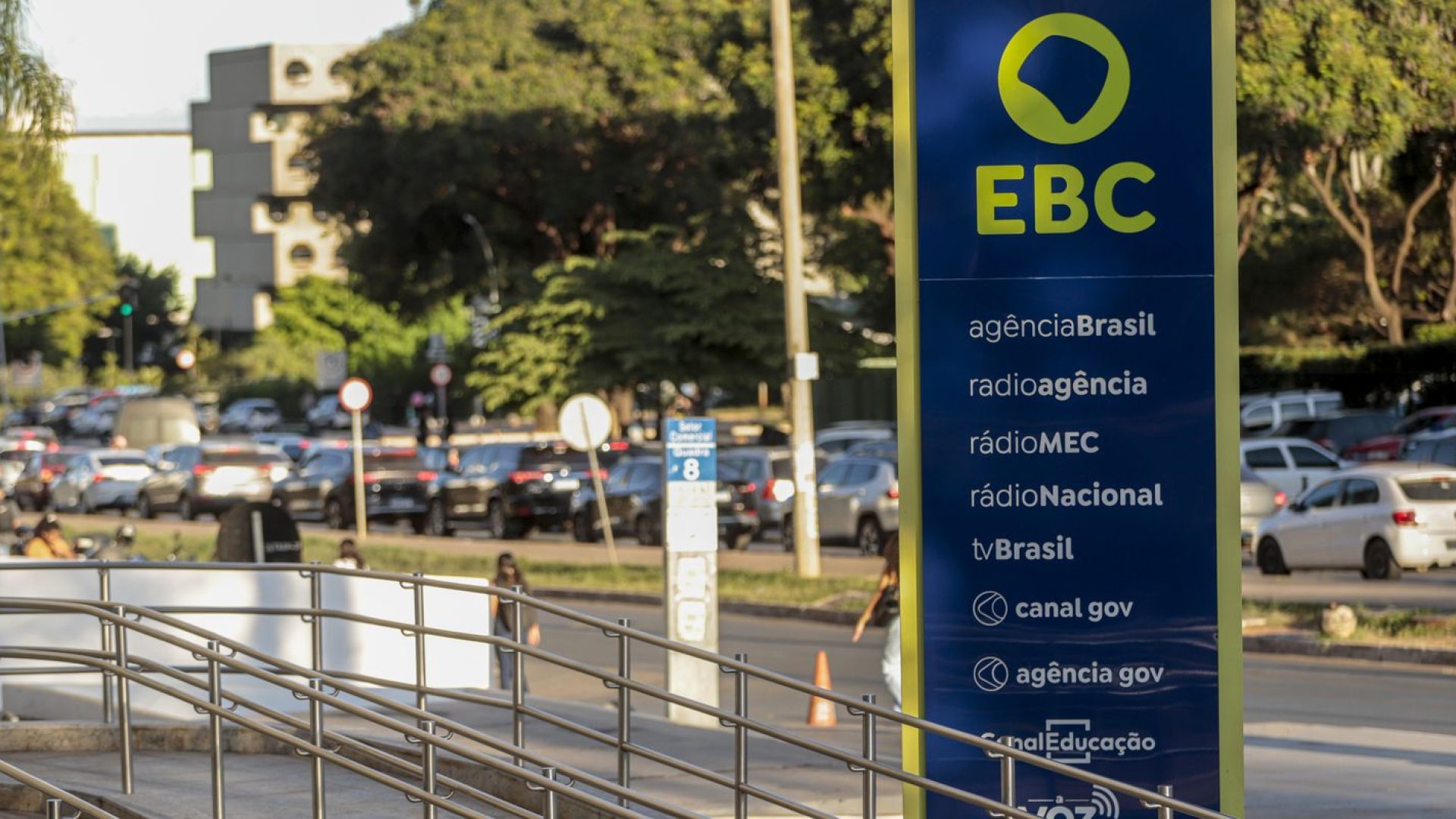 Agência Brasil e jornalistas da EBC recebem prêmio na área de economia