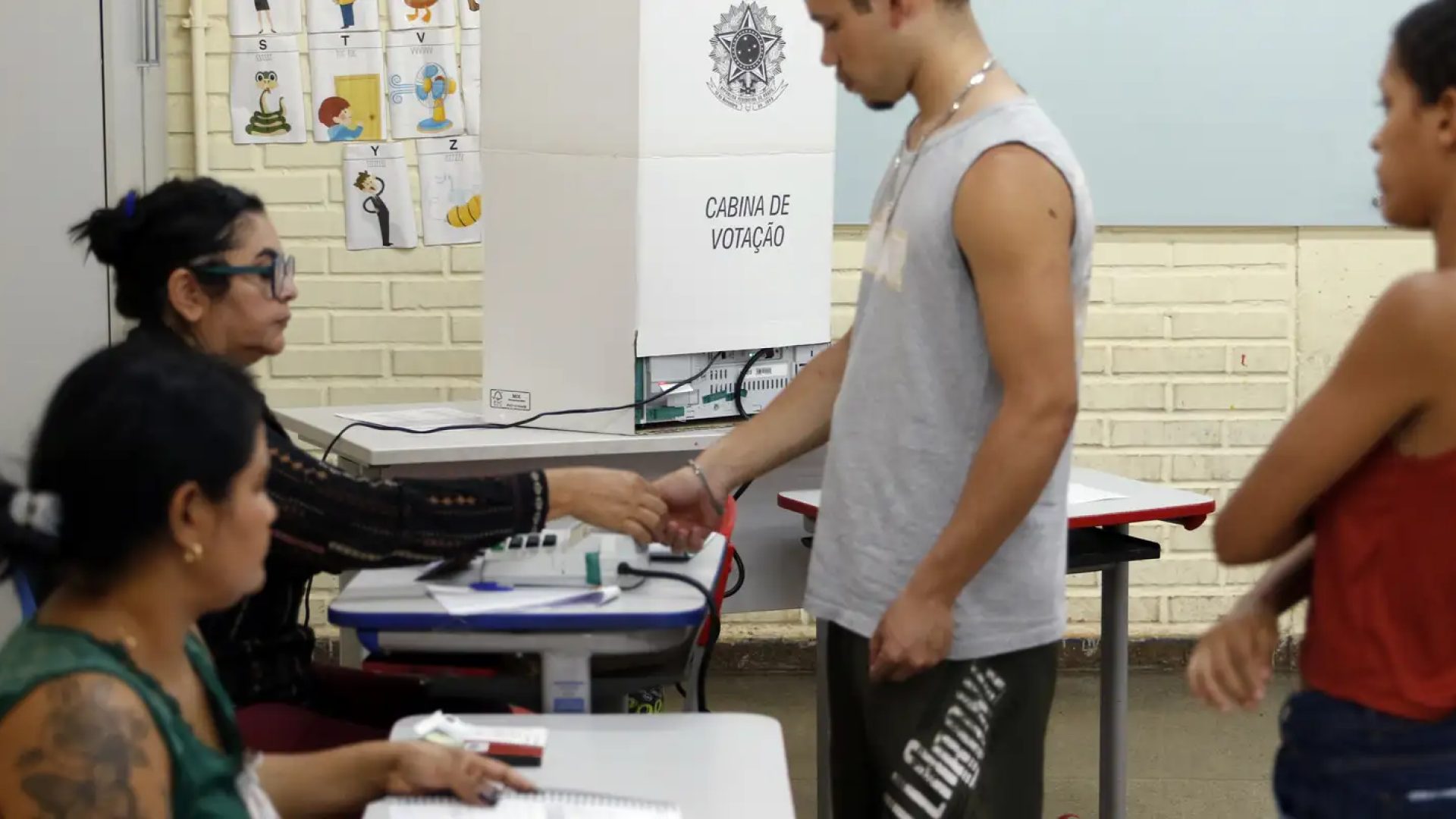 Com envelhecimento da população, eleitorado jovem recua 22% em 16 anos