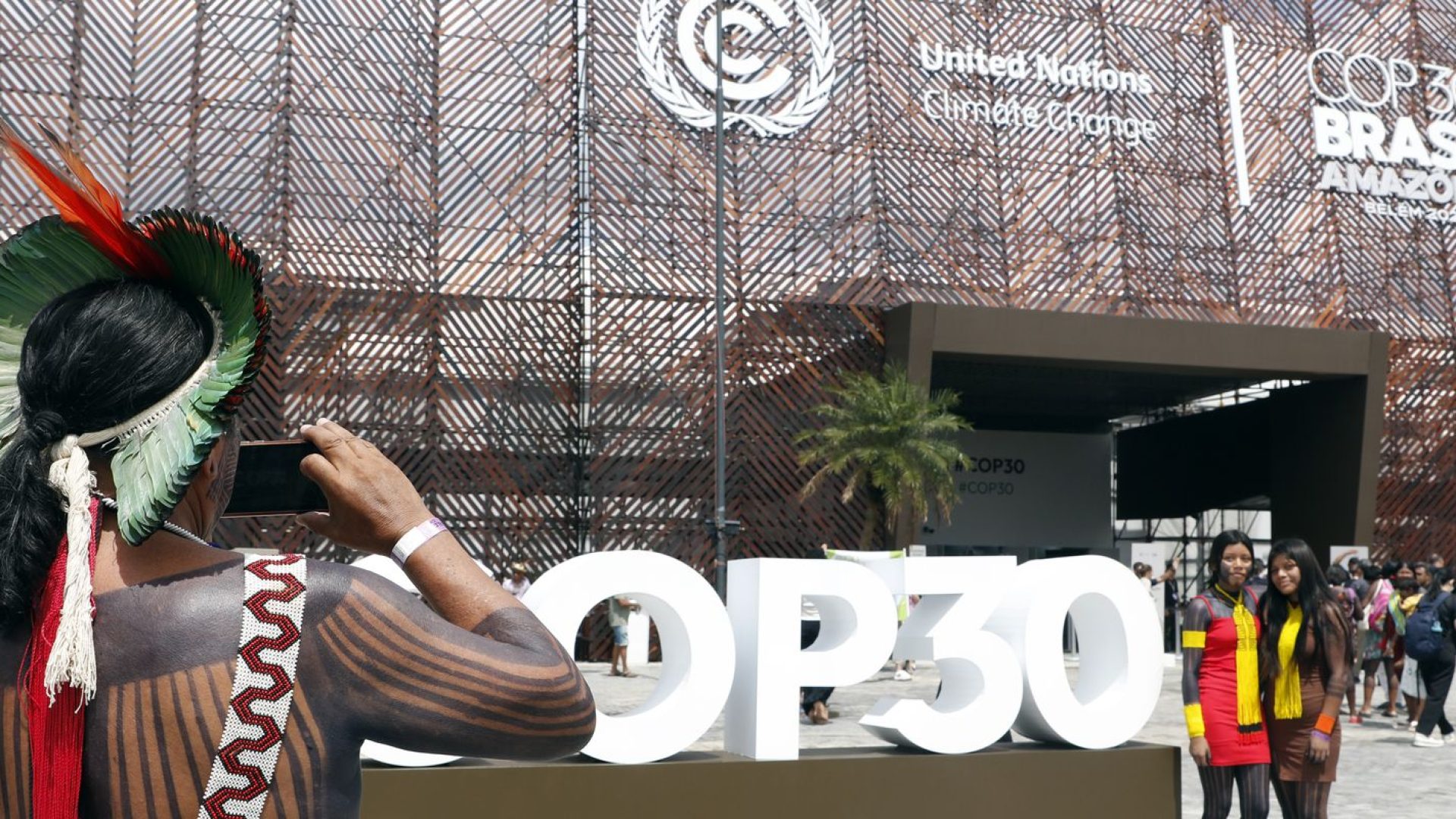 Indígenas do mundo cobram na COP30 centralidade na ação climática 