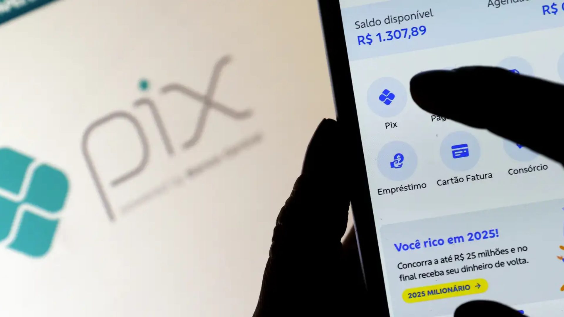 Pix completa cinco anos perto de movimentar R$ 30 trilhões por ano