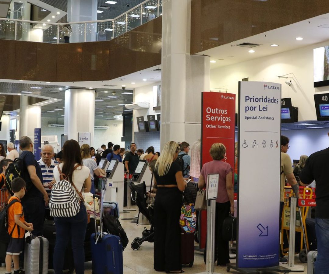 Anac discute com aéreas aumento de voos no Santos Dumont; Paes critica