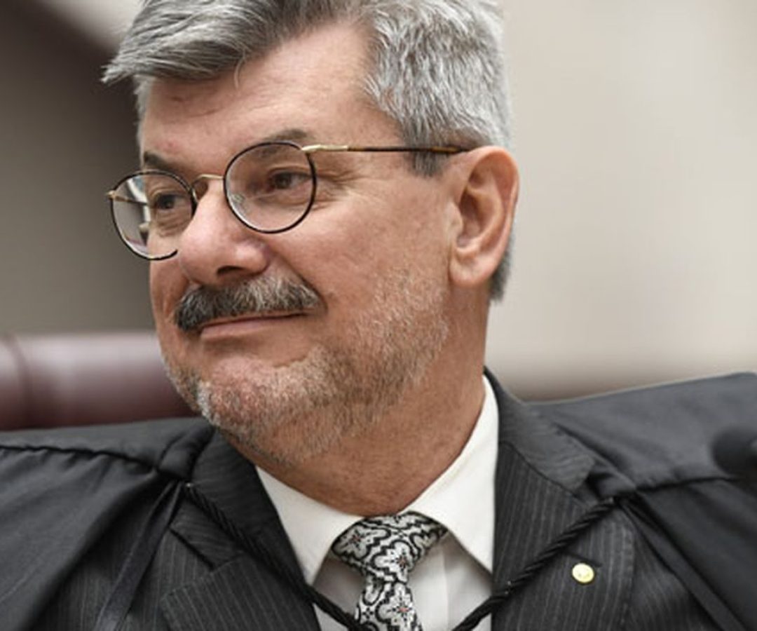 STJ abre processo e mantém afastamento de ministro acusado de assédio