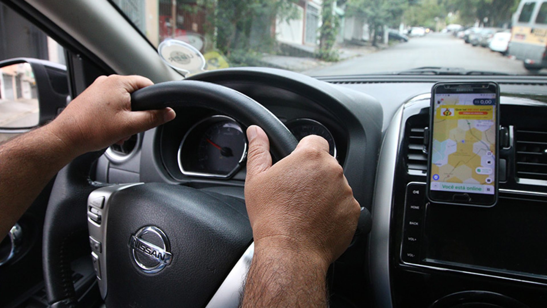 Medida provisória libera financiamento para motoristas de aplicativo e taxistas — Senado Notícias