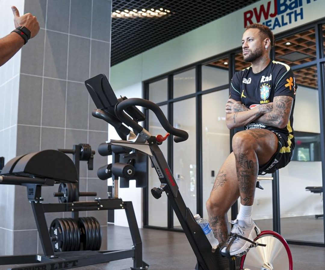 Copa do Mundo: exames de Neymar apontam 'boa evolução' , afirma CBF