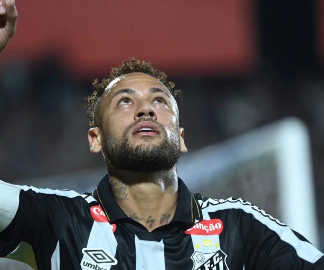 Neymar pede desculpas para Robinho Jr. e ameniza briga: ‘Futebol é assim’