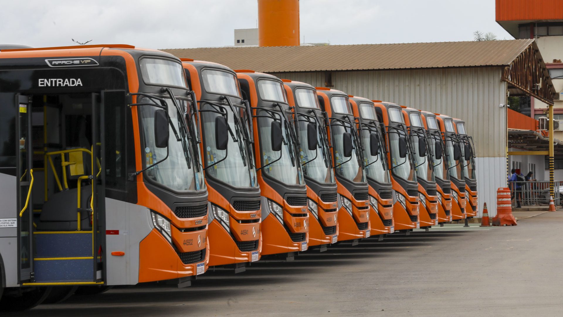 DF renova frota de ônibus com 23 veículos Euro 6 em circulação