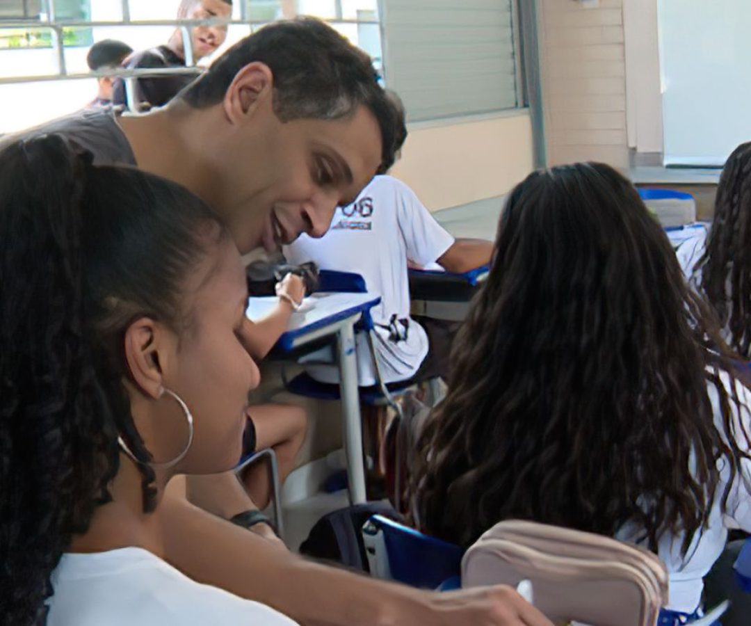 Professores podem acumular cargo público, decide Congresso