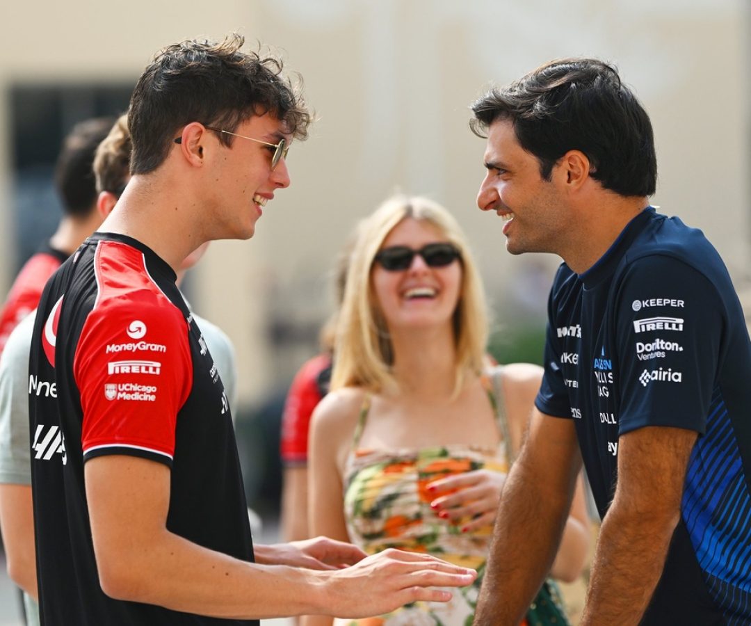 <div class="ms-item__thumb">
    
<picture class="ms-item__picture ">
                        <source type="image/webp" srcset="https://cdn-3.motorsport.com/images/mgl/6grBjbbY/s200/george-russell-mercedes.webp 200w, https://cdn-3.motorsport.com/images/mgl/6grBjbbY/s300/george-russell-mercedes.webp 300w, https://cdn-3.motorsport.com/images/mgl/6grBjbbY/s400/george-russell-mercedes.webp 400w, https://cdn-3.motorsport.com/images/mgl/6grBjbbY/s500/george-russell-mercedes.webp 500w, https://cdn-3.motorsport.com/images/mgl/6grBjbbY/s600/george-russell-mercedes.webp 600w, https://cdn-3.motorsport.com/images/mgl/6grBjbbY/s700/george-russell-mercedes.webp 700w, https://cdn-3.motorsport.com/images/mgl/6grBjbbY/s800/george-russell-mercedes.webp 800w, https://cdn-3.motorsport.com/images/mgl/6grBjbbY/s900/george-russell-mercedes.webp 900w, https://cdn-3.motorsport.com/images/mgl/6grBjbbY/s1000/george-russell-mercedes.webp 1000w, https://cdn-3.motorsport.com/images/mgl/6grBjbbY/s1100/george-russell-mercedes.webp 1100w, https://cdn-3.motorsport.com/images/mgl/6grBjbbY/s1200/george-russell-mercedes.webp 1200w" sizes="200px"></source>
                    <source type="image/jpeg" srcset="https://cdn-3.motorsport.com/images/mgl/6grBjbbY/s200/george-russell-mercedes.jpg 200w, https://cdn-3.motorsport.com/images/mgl/6grBjbbY/s300/george-russell-mercedes.jpg 300w, https://cdn-3.motorsport.com/images/mgl/6grBjbbY/s400/george-russell-mercedes.jpg 400w, https://cdn-3.motorsport.com/images/mgl/6grBjbbY/s500/george-russell-mercedes.jpg 500w, https://cdn-3.motorsport.com/images/mgl/6grBjbbY/s600/george-russell-mercedes.jpg 600w, https://cdn-3.motorsport.com/images/mgl/6grBjbbY/s700/george-russell-mercedes.jpg 700w, https://cdn-3.motorsport.com/images/mgl/6grBjbbY/s800/george-russell-mercedes.jpg 800w, https://cdn-3.motorsport.com/images/mgl/6grBjbbY/s900/george-russell-mercedes.jpg 900w, https://cdn-3.motorsport.com/images/mgl/6grBjbbY/s1000/george-russell-mercedes.jpg 1000w, https://cdn-3.motorsport.com/images/mgl/6grBjbbY/s1100/george-russell-mercedes.jpg 1100w, https://cdn-3.motorsport.com/images/mgl/6grBjbbY/s1200/george-russell-mercedes.jpg 1200w" sizes="200px"></source>
            
    <img loading="eager" width="200" height="133" class="ms-item__img ms-item__img--3_2 " src="https://cdn-1.motorsport.com/images/mgl/6grBjbbY/s200/george-russell-mercedes.jpg" alt="Abu Dhabi GP - Saturday, in photos">
    </picture>
    <div class="ms-item__thumb-info">
        <p class="ms-item__thumb-title">
            Abu Dhabi GP - Saturday, in photos        </p>
    </div>

    <div class="ms-item__thumb-info-top">
        
        
                    
<div class="msnt-badge font-secondary font-bold inline-flex uppercase items-center gap-1 msnt-badge--default msnt-badge--sm -skew-x-3 ms-item__thumb-series">
    
    <span class="skew-x-3 -mt-0.5">Fórmula 1</span>
</div>                
                    
<div class="msnt-badge font-secondary font-bold inline-flex uppercase items-center gap-1 msnt-badge--light msnt-badge--sm -skew-x-3 ">
            <svg class="w-4 h-4">
            <use xlink:href="/design/dist/critical/icons/sprite-common-0-19370b39ae876be8536cef1d510fd00d.svg#camera"></use>
        </svg>
    
    <span class="skew-x-3 -mt-0.5">37</span>
</div>        
    </div>
</div>
    <div class="ms-item__info">
        <div class="ms-item__info-top">
                            <span class="ms-item__series">Fórmula 1</span>
                        <time class="ms-item__date">
                2 min            </time>
        </div>

        <p class="ms-item__title">Abu Dhabi GP - Saturday, in photos</p>
    </div>