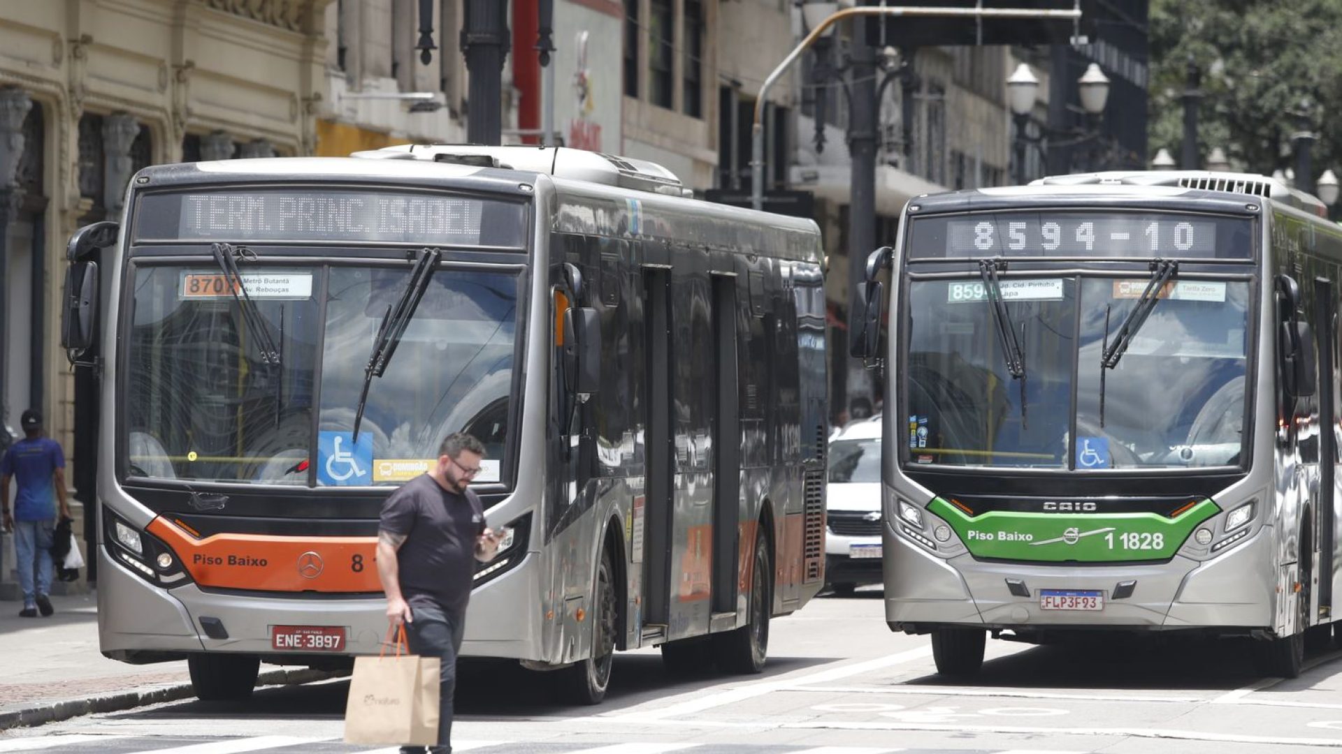 Inflação oficial chega a 0,88% em março, diz IBGE