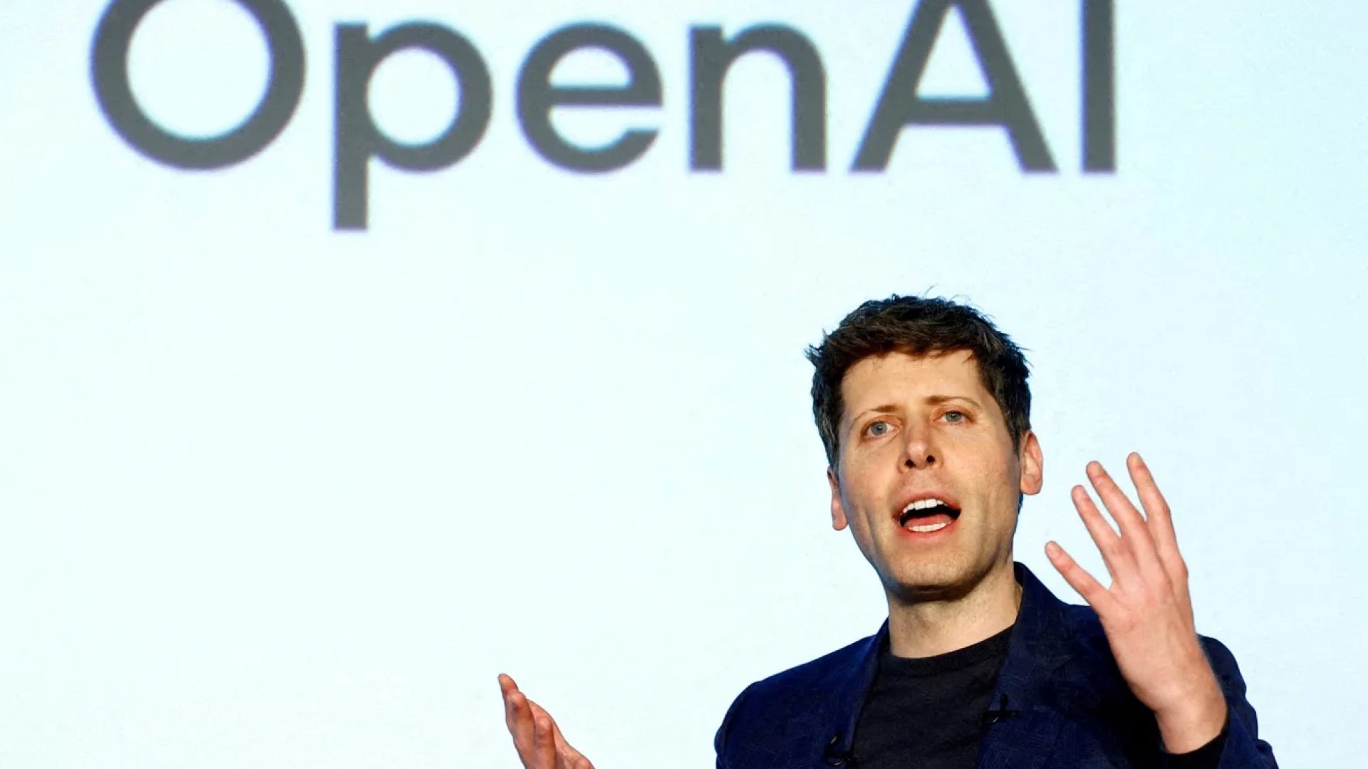 O CEO da OpenAI, Sam Altman, participa de um evento para apresentar IA para empresas