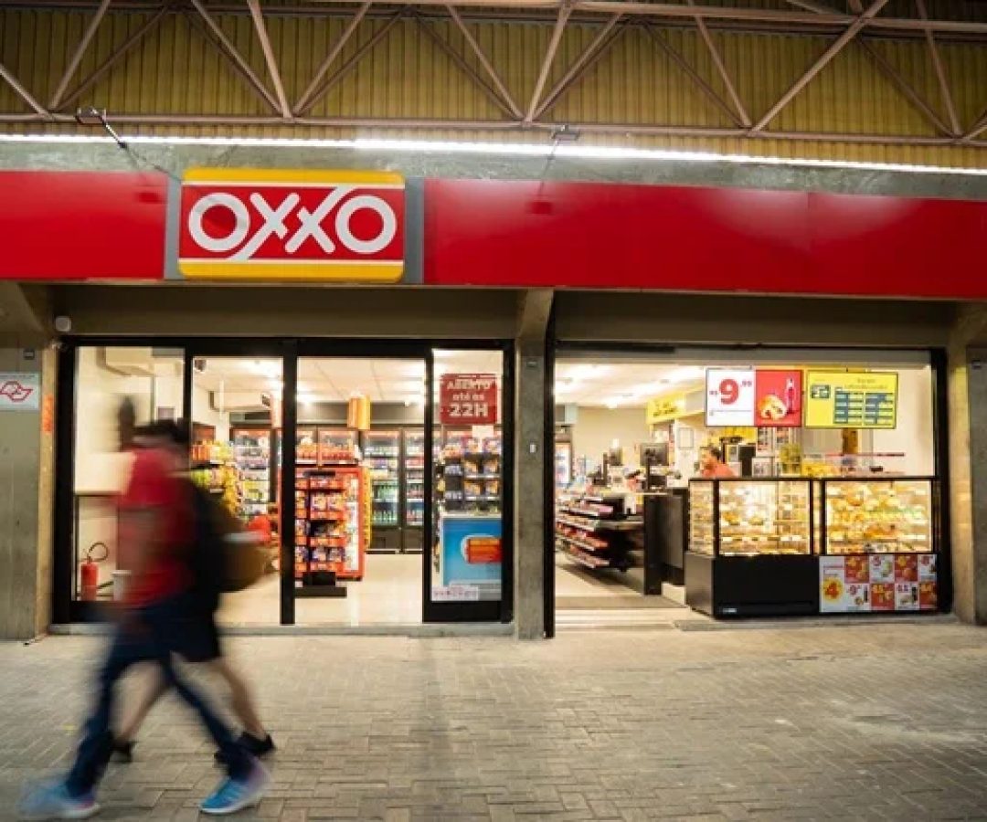 Oxxo inaugura lojas em terminais de ônibus e e metrô