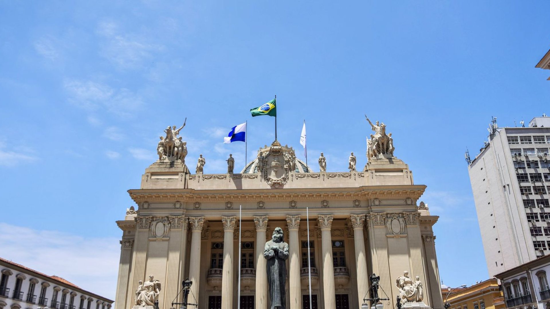 RJ: projeto prevê uso de banheiros neutros para pessoas trans