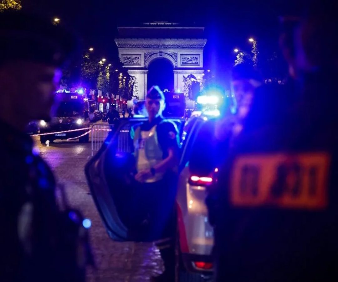 Incidentes após vitória do PSG terminam com dezenas de feridos em Paris