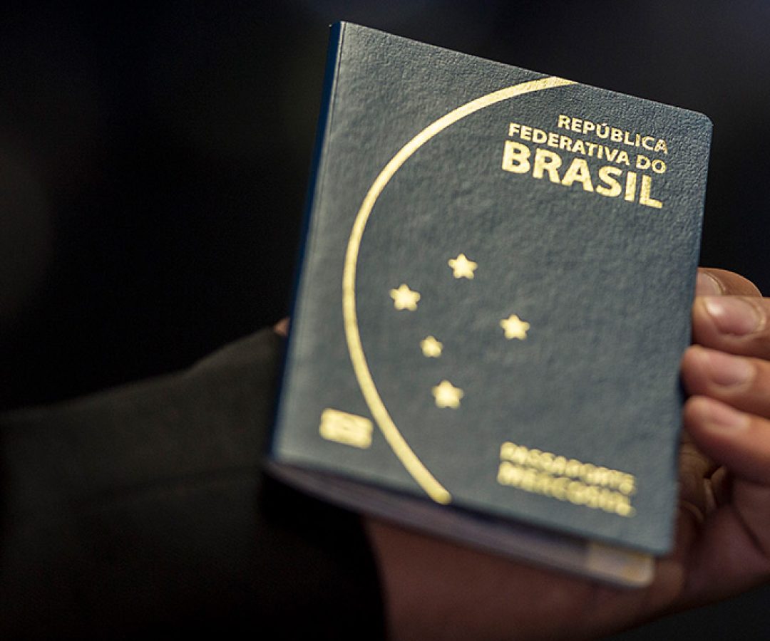 Volta ao Senado isenção da taxa de passaporte de estudante de baixa renda — Senado Notícias