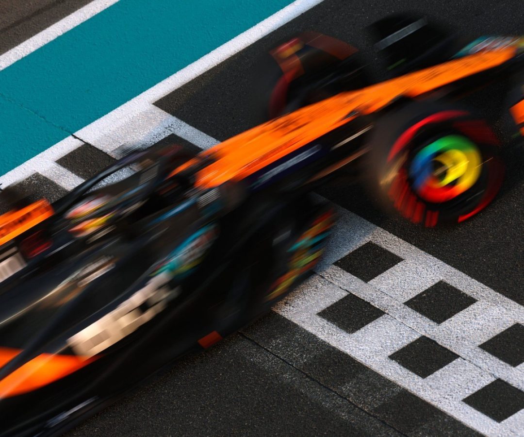 McLaren liga carro de 2026 pela primeira vez