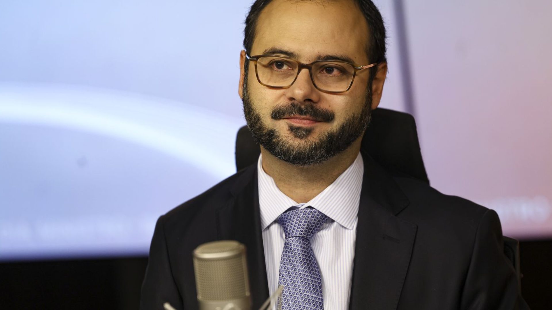 Governo avalia aumento de contratação pelo MEI com o fim da 6x1