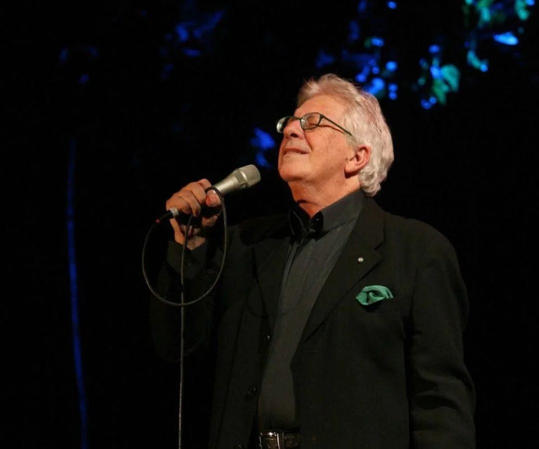 Morre cantor e compositor Peppino Di Capri, do sucesso ‘Champagne’, aos 86 anos