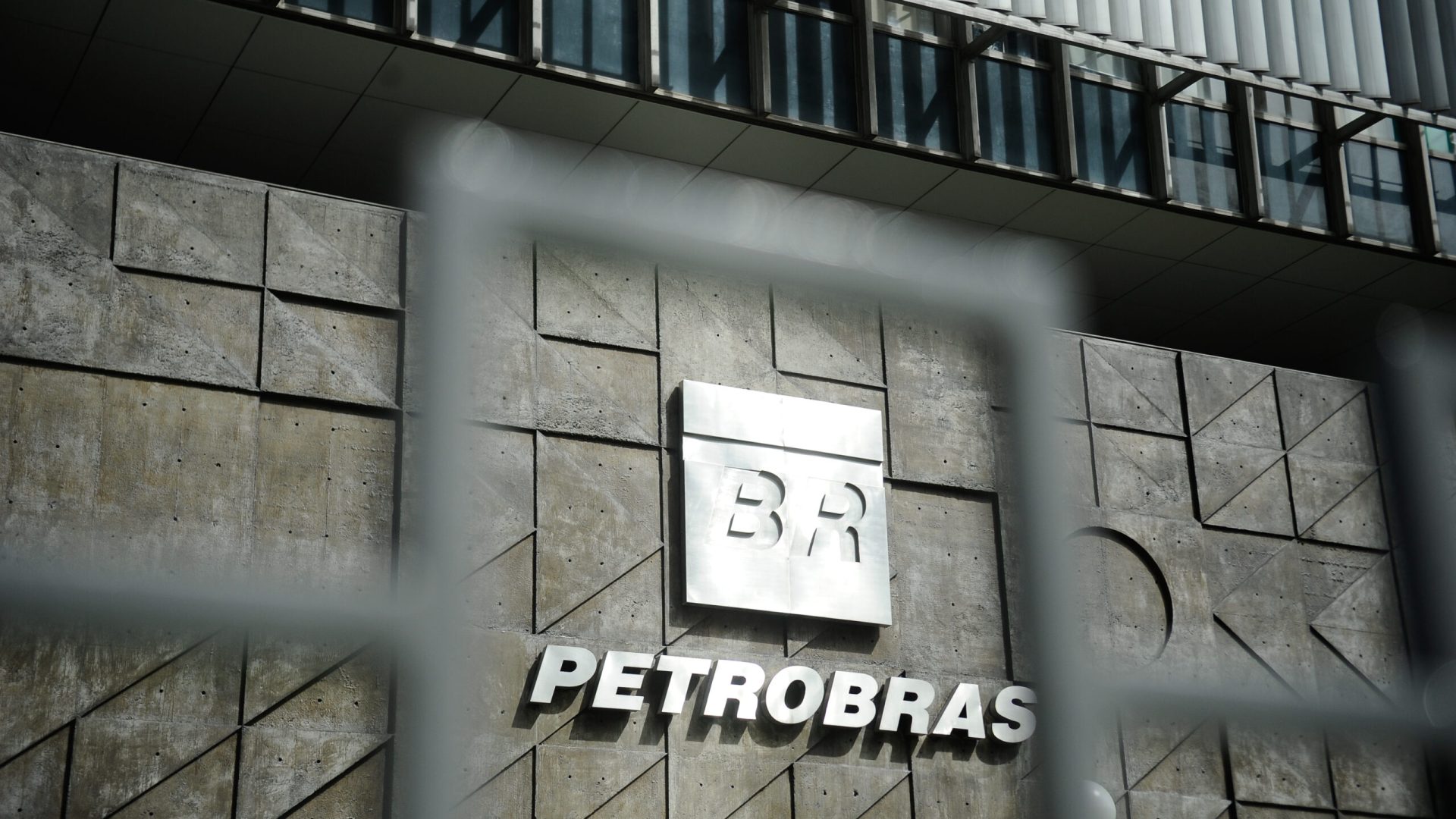 Petrobras abre 150 vagas de estágio para 2026 com cotas para diversidade