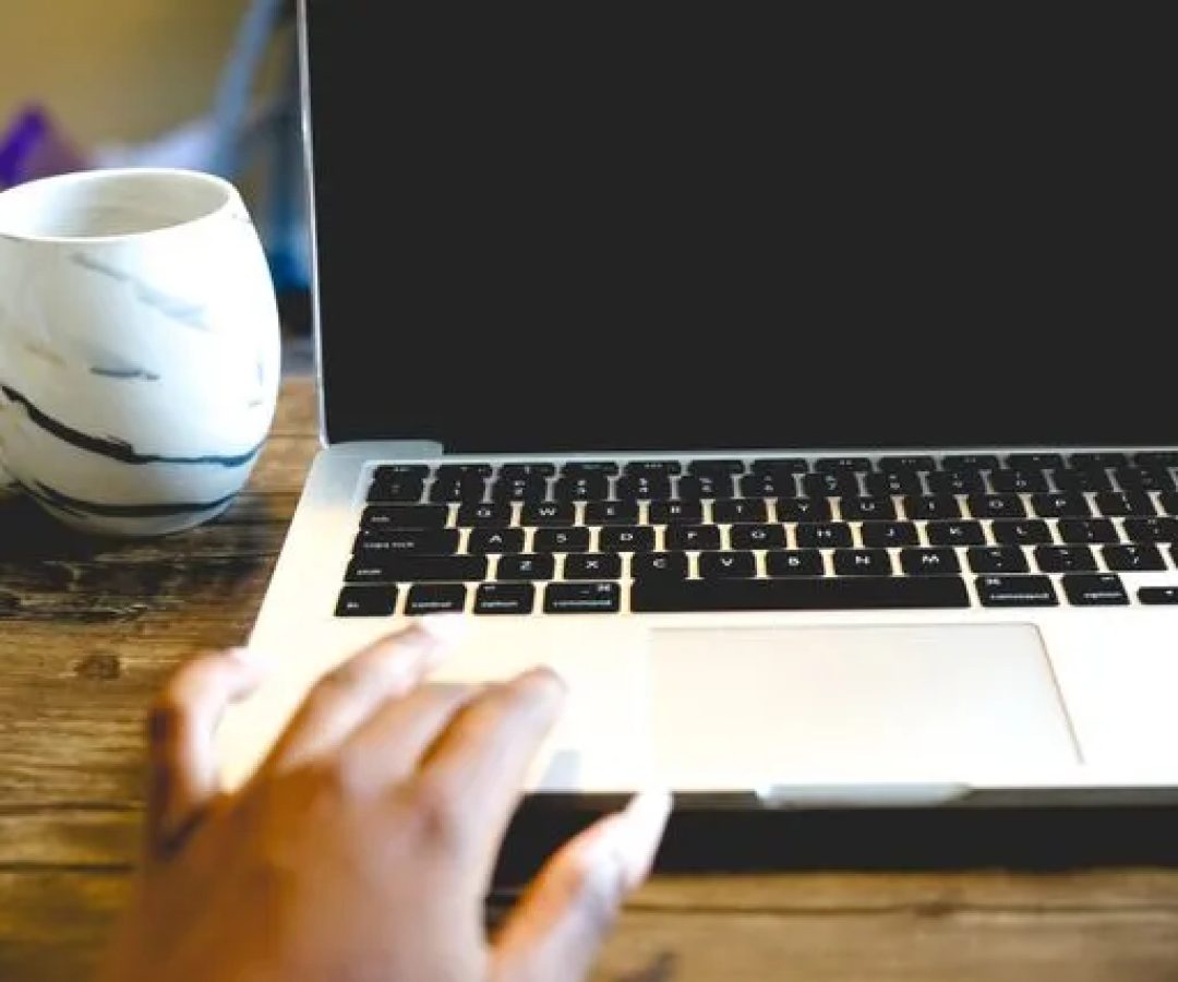 IFRS recebe inscrições para cursos gratuitos, totalmente online, de espanhol, inglês, LIBRAS, literatura, contação de histórias e português
