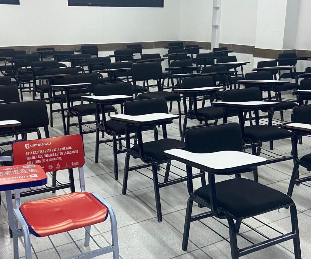 Jubs: com cadeiras vazias, campanha lembra vítimas de feminicídio