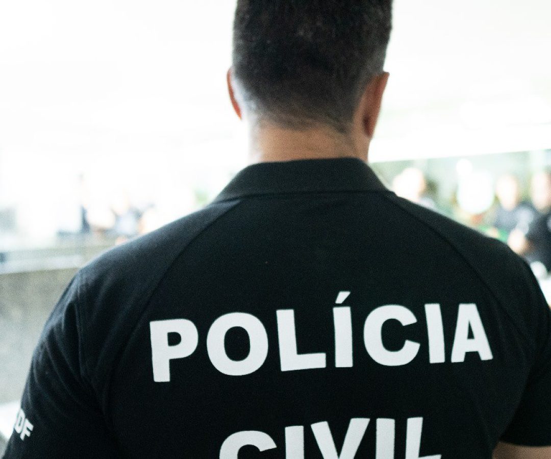 PCDF prende homem suspeito de aliciar menores pela internet