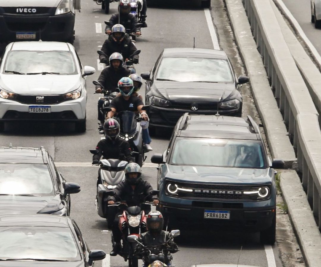 Justiça manda prefeitura de São Paulo liberar Uber Moto