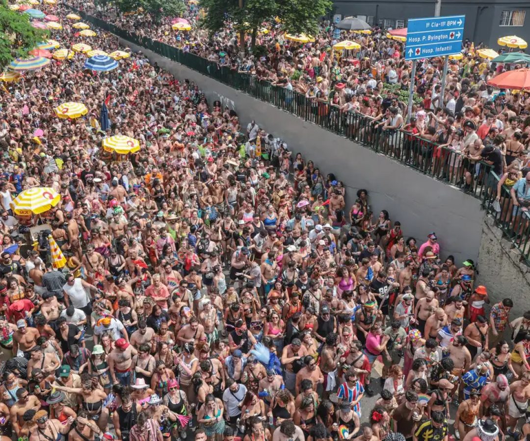Blocos de carnaval no Bixiga animam São Paulo com ritmos brasileiros