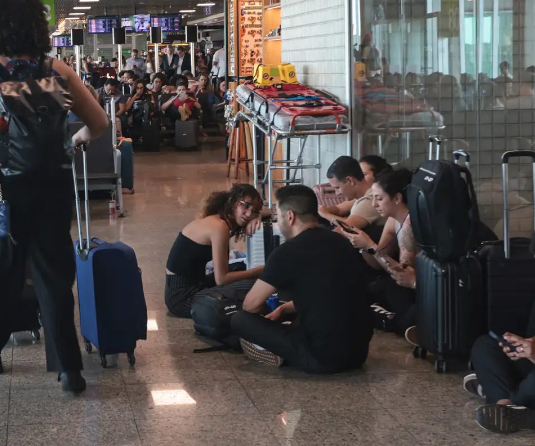 Passageiros de Congonhas relatam cansaço e falta de suporte de aéreas