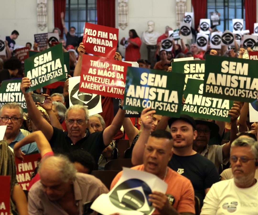 Em ato em SP, manifesto celebra democracia contra atos de 8 de janeiro