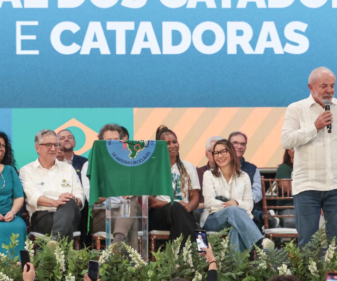 Lula defende que catadores tenham mais acesso à serviços públicos