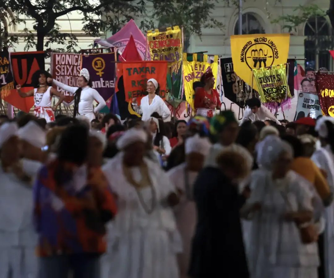 Caravanas saem de SP rumo à Marcha das Mulheres Negras em Brasília