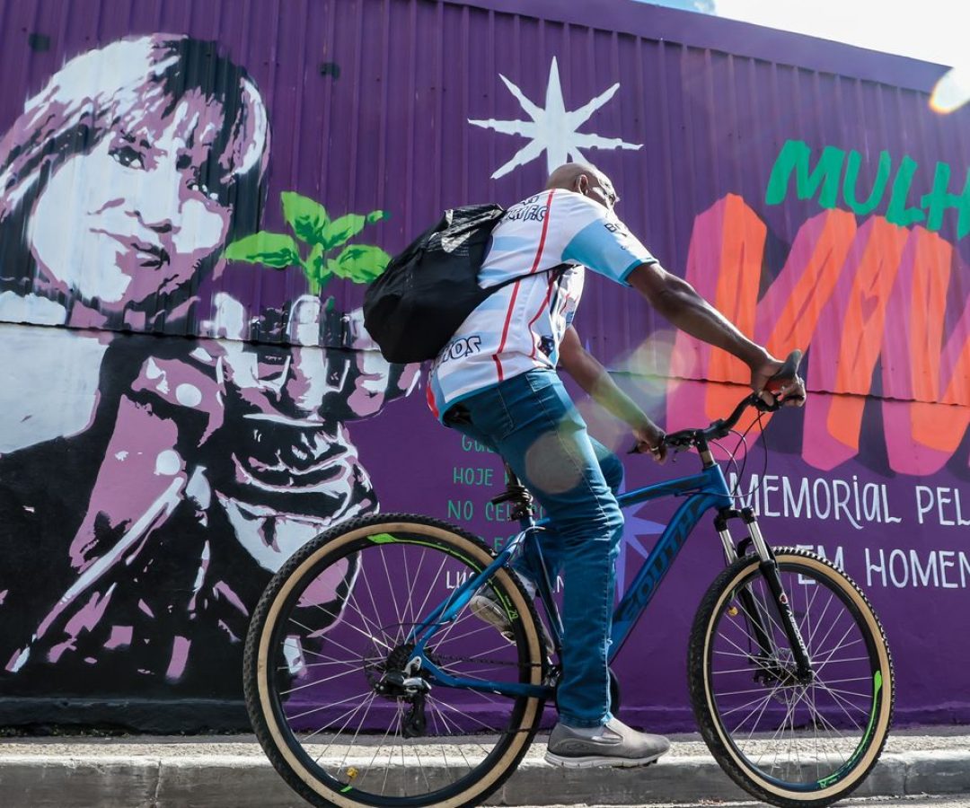 Ato contra feminicídio inaugura mural em homenagem a Tainara em SP